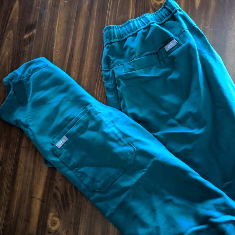 Men's FIGS Scrubs - Hunter Green Jogger pants